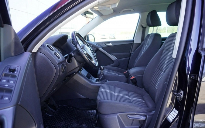 Volkswagen Tiguan cena 38999 przebieg: 206600, rok produkcji 2009 z Węgrów małe 379